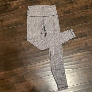 Heathered grey lululemon leggings